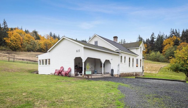 1910 Vintage Ranch House with beautiful views
