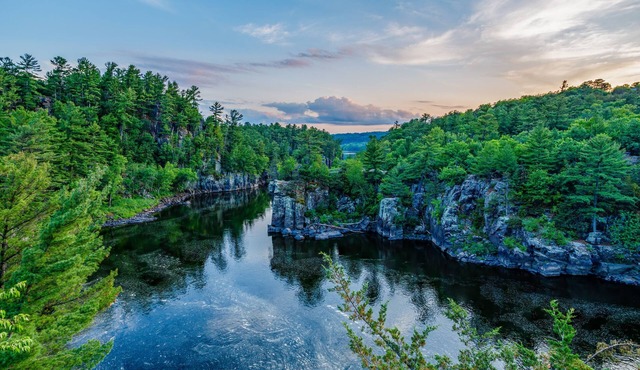 ☞1914 Historic Home+3min→Taylors Falls!+DogOK+Beautiful porch+Full Kitchen