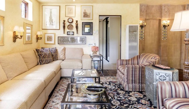 1920 Carriage House with Backyard Patio