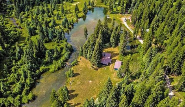 1920 Montana Quiet Log Cabin! Creek, fire pit, 10 ac. of wilderness/Swan Valley