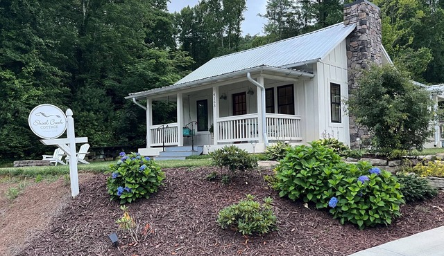 1920's Farmhouse near Dupont State Recreational Forest