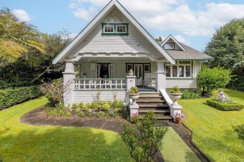 1920s Character Home & Private Garden Retreat