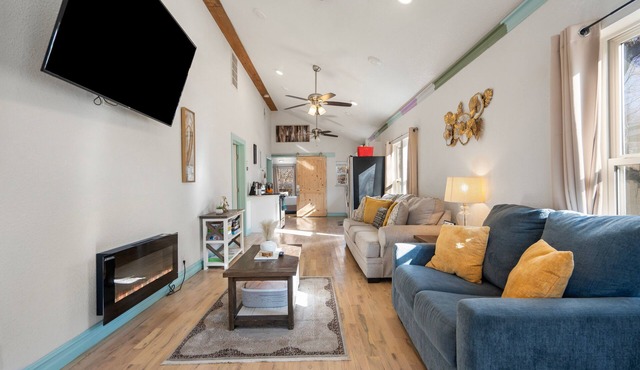 1920s Owen Park Remodel | DT+Gathering PL < 10 min