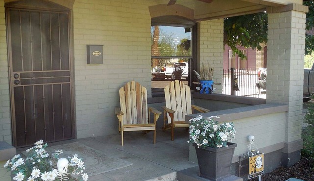 1927 Restored Downtown Phx Historic Bungalow close to Medical & Sports.