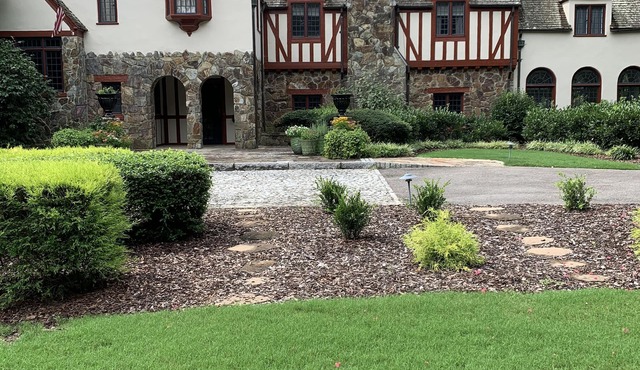 1929 Historic 8 bedroom Shadowlawn Estate in Old Town Pinehurst