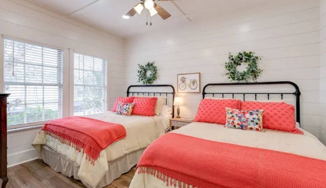 1930's Bungalow steps away from Laurel's Historic District!
