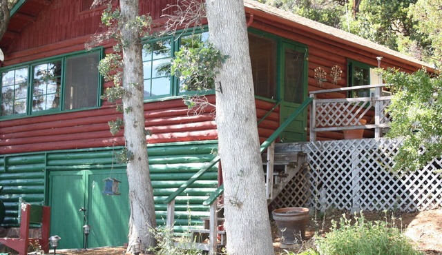 1930's Rustic Cabin on Private Honeymoon Cove Estate Sleeps 11