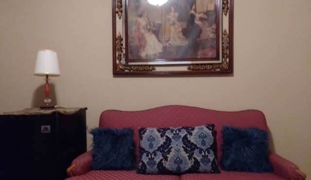 1930s Rear Unit, 3 miles to DT, Walk 2 Trinity U, Private Entrance