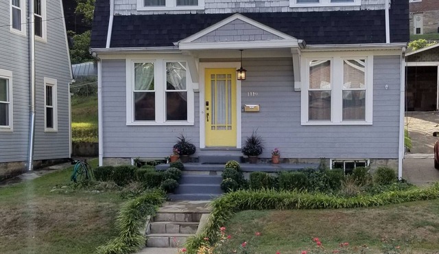 1930s West Virginia Charmer