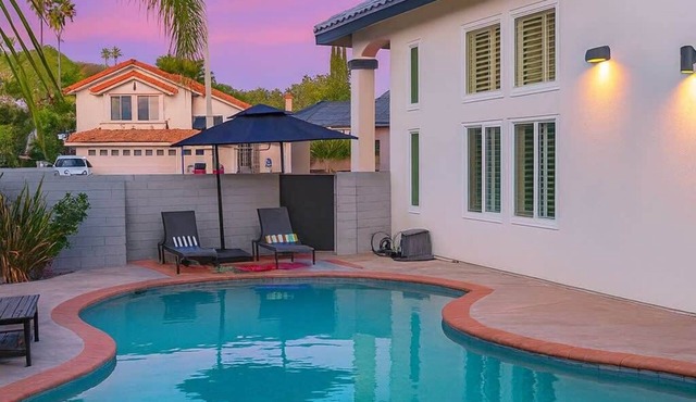 194 ALE READY Stunning Remodeled Family Home-Pool