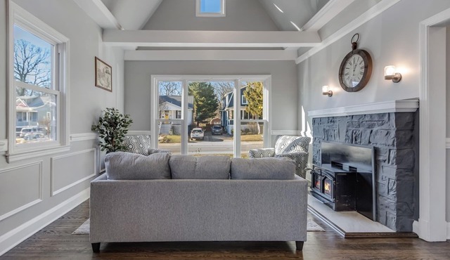 1942 Tudor Home (Catonsville/Baltimore/Ellicott City)