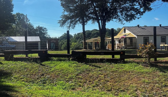 1945 Charming Farmhouse with creek, fire pit and trails
