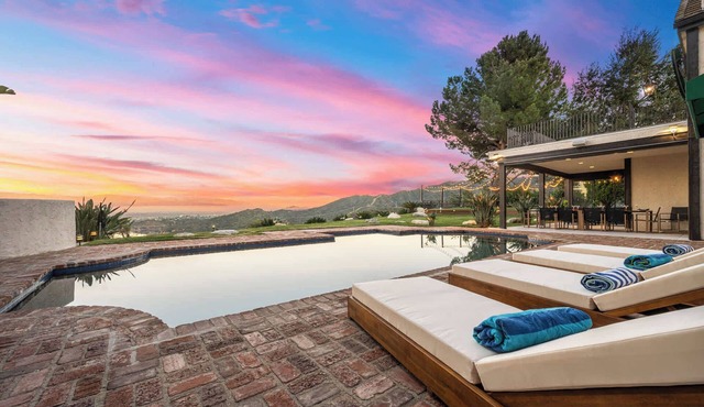 195 - Encino Hills - Stunning Lake View & Pool/Spa