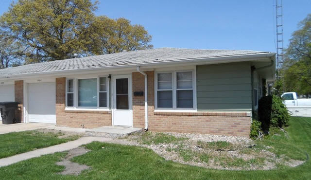 1950's Retro Ranch. Conveniently located off Highway 281