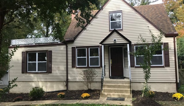 1950 Vintage Cottage - Quiet Haven Near Washington D.C.
