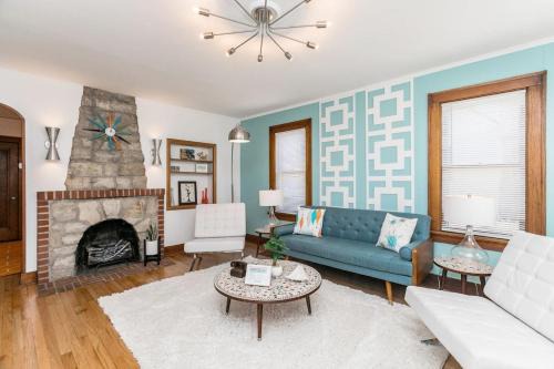 1960s Gem-Close to Downtown And In a Quiet Area