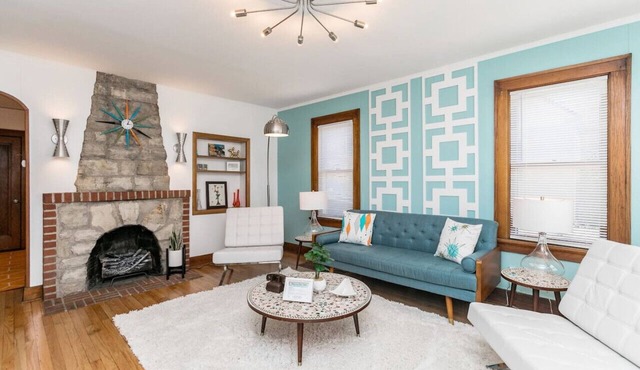 1960s Gem-Close to Downtown & In a Quiet Area