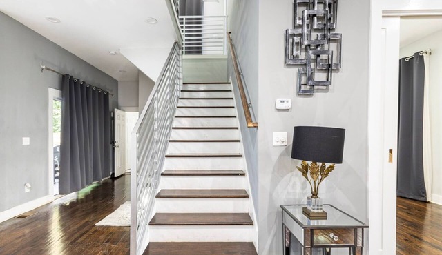 🌟 1966 Modern Luxury Updated - Stylish Home