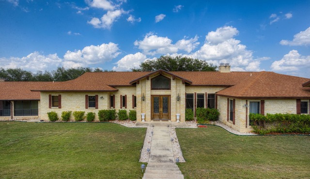19702 State Highway 55, Uvalde, TX 78801