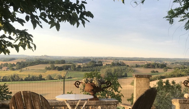 19s country house with panoramic view