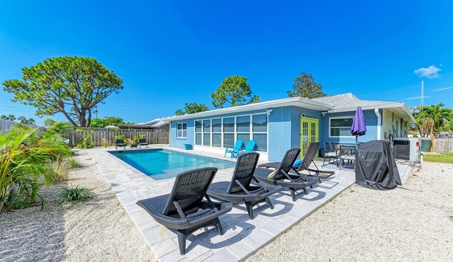 19th - Aunies Place · Totally Updated Pool/FUN/Beaches