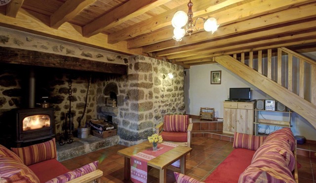 19th-century Forez Home, Garden & Pets Allowed