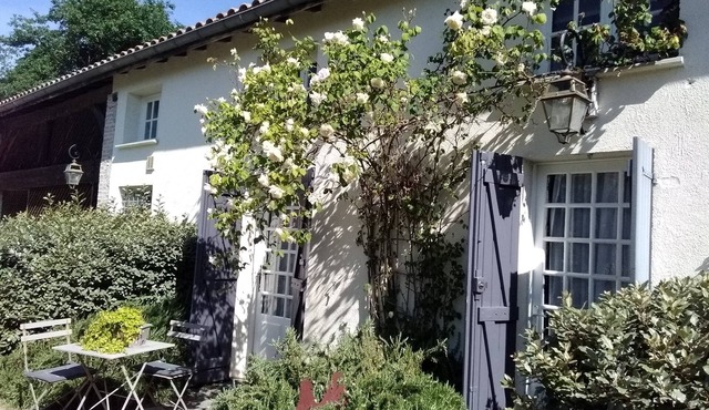 19th century building 3 stars *