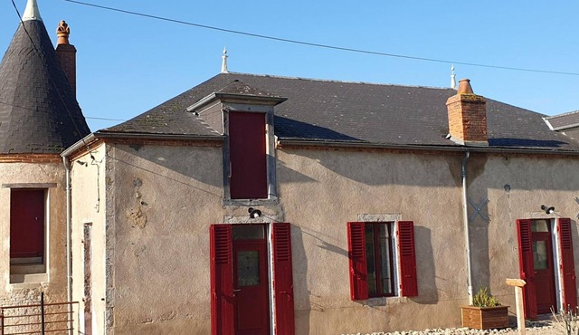 19th Century family home with terrace & garden, ideal for 10 people.