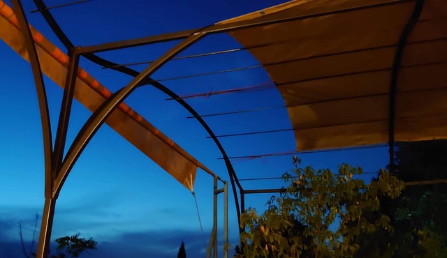 19th century house rent in Séguret, amazing view, large garden, pool, 8p