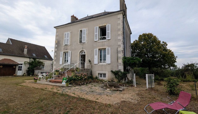 19th-century hunting lodge, 2 bedrooms, garden, near GR46, WiFi