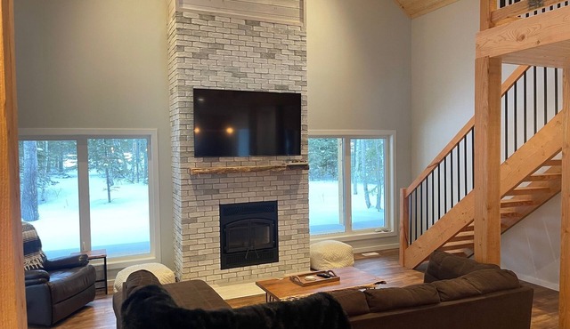 19TH HOLE on the 13th of Granite Hills, HOT TUB large luxury cabin, Sleeps 14+