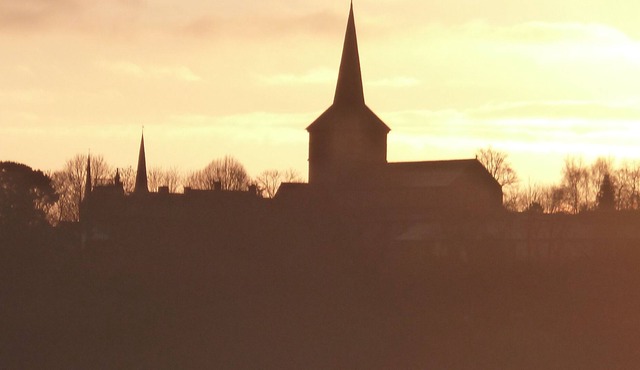 19th house, atypical and contemporary in the heart of a remarkable village