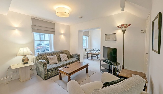 1a Tower Street - Emsworth - a town house that sleeps 4 guests in 2 bedrooms