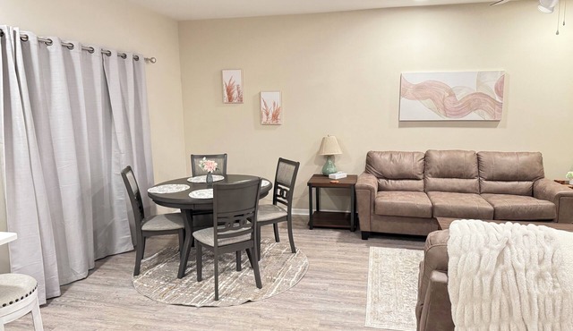 1B comfy new 2-bedroom apartment in Huntsvillen5 min from mall Hosp & downtown.