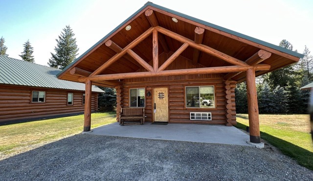 1BD, 1BA Full Kitchen, WiFi, TV, Sleeps 4