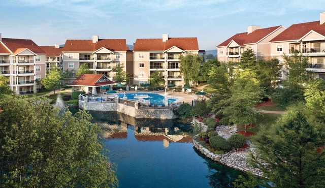 1BD Deluxe/Branson - Pools, Gym, BBQ, Game Room!