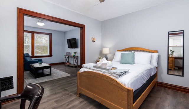 1bed/1bath with laundry in Princeton Heights