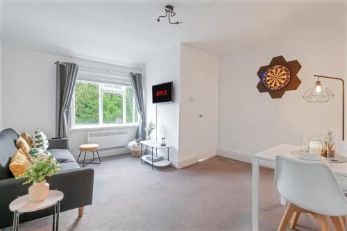 1Bed Contractor & Pilot flat - Parking & FAST WiFi