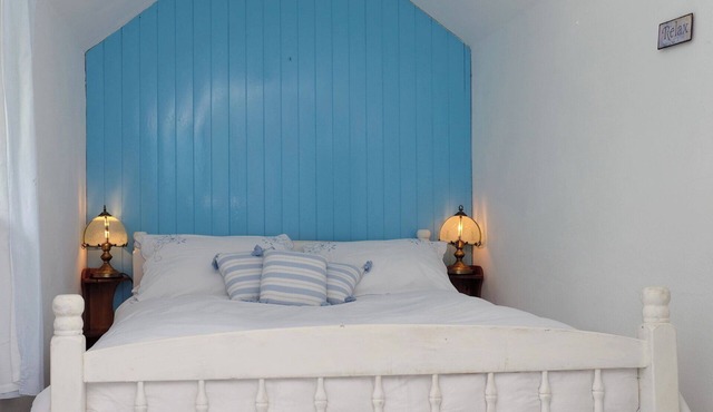 1Bed Cottage Sleeps 2 - Enclosed Garden, Pets, Bbq