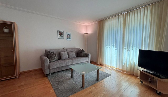 1Bedroom apt near lake (Joy)
