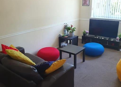 1bedroom flat wt ext sofa chair