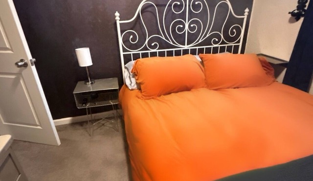 1BR, 1BA Centrally located, private, safe, quiet! Close to everything!