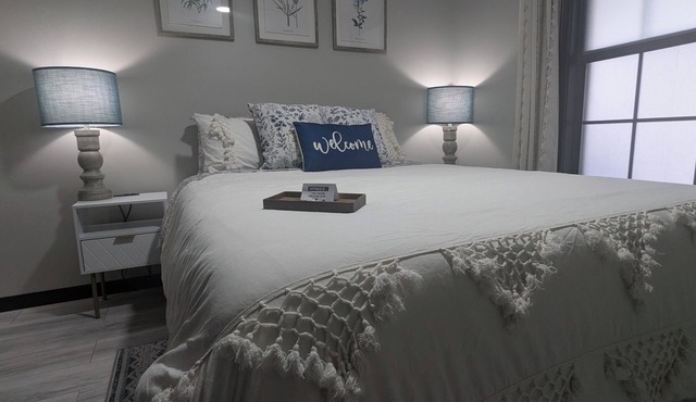 1BR/1BA Walk-Out Basement W/Hot Tub Pet Friendly