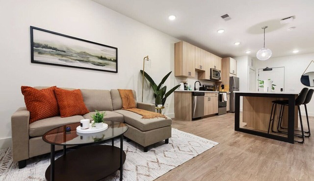 1BR/1BA with Gym Access Near UPMC & Carnegie Uni.