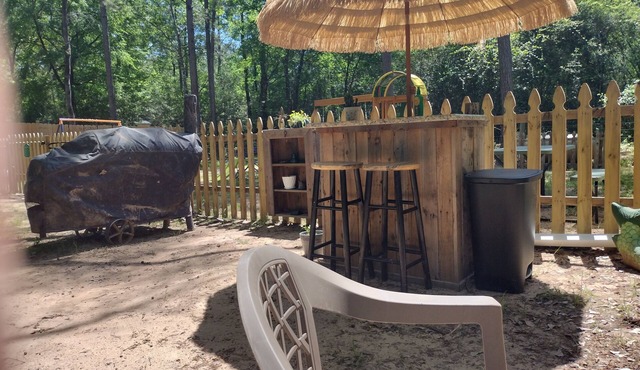 1BR 32' RV Texas Renaissance Festival 5 min. The Street is 1 from HBO Series.