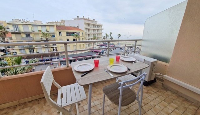 1BR Apartment in Canet Center, Parking, Air Conditioning