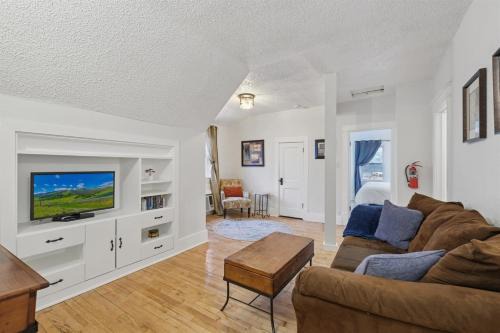 1BR Apartment Across from Como Lake - Bayberry