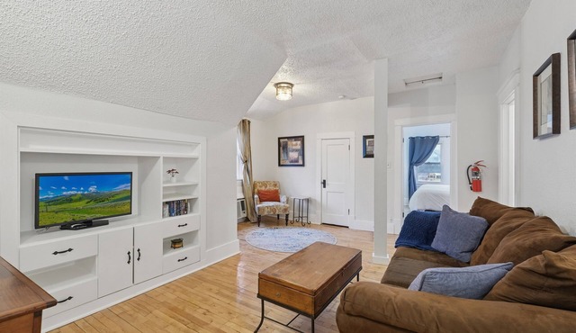 1BR Apartment Across from Como Lake - Bayberry