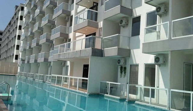 1br Apartment With Pool