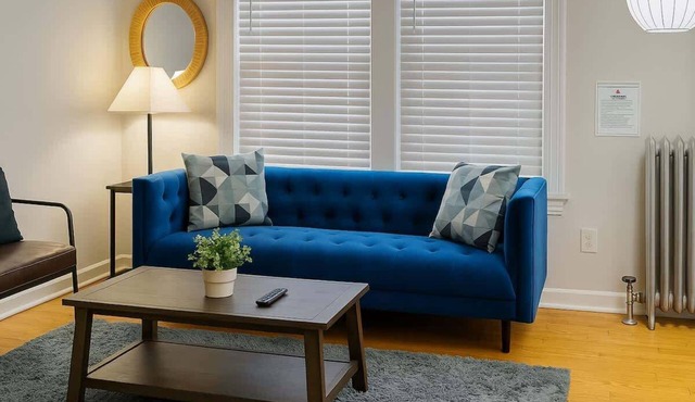 1BR Apartment in Rogers Park